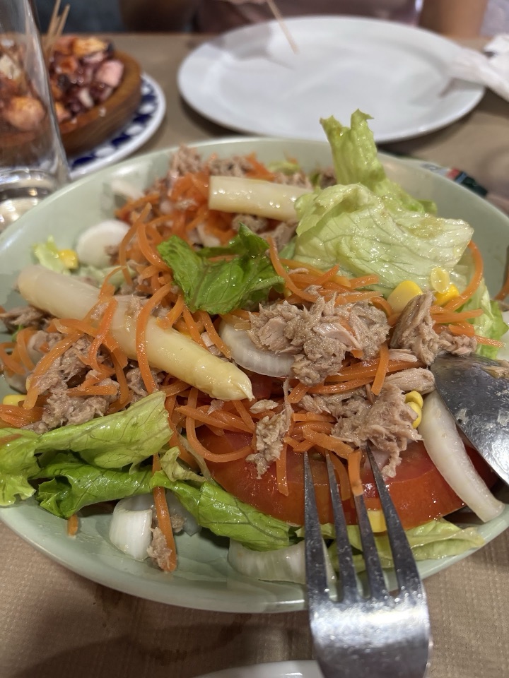O Comercio salad, photographed by David L.